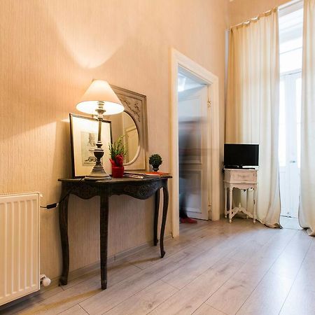 Charming Apartment In Old Тбилиси Экстерьер фото