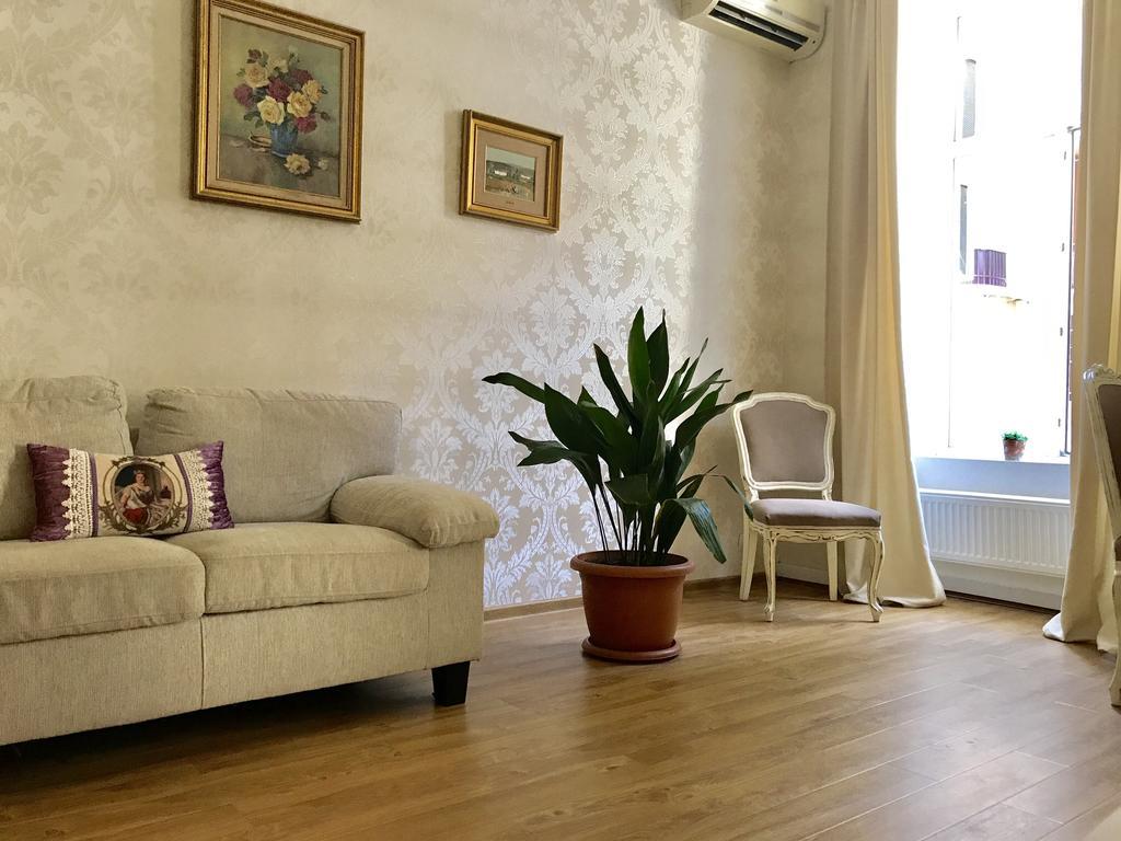Charming Apartment In Old Тбилиси Экстерьер фото
