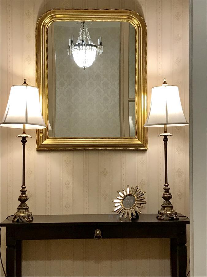 Charming Apartment In Old Тбилиси Экстерьер фото